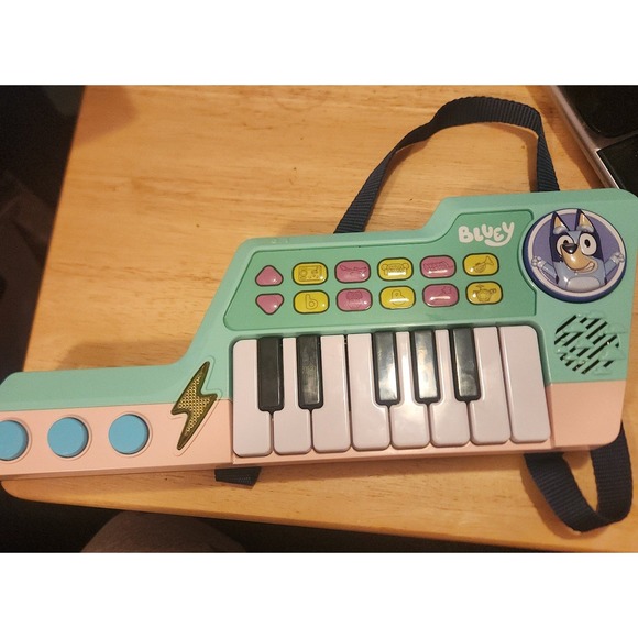 Bluey Bluey's Keytar Toy Piano and Guitar Combo VTech - Picture 1 of 7